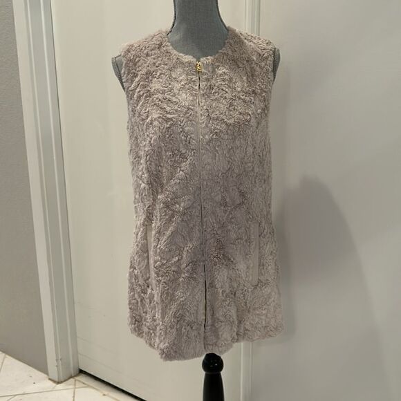 Marc New York Faux Fur Vest - Picture 9 of 12
